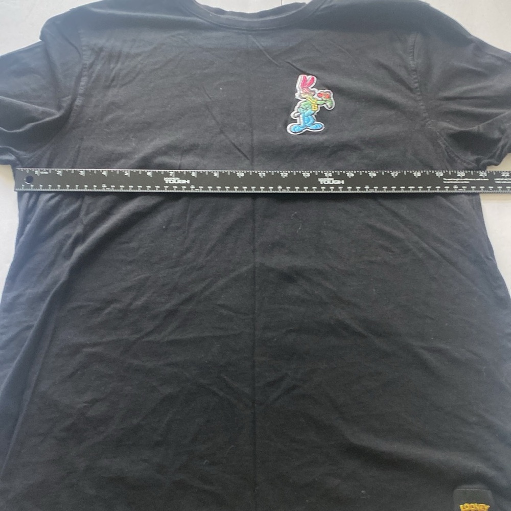Looney Tunes T Shirt with embroidered Bugs Bunny - Picture 5 of 6